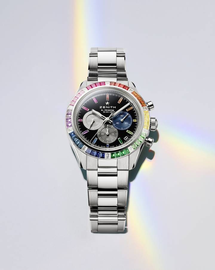 Equipée du mouvement El Primero 3600 à haute fréquence (5 Hz ou 36'000 alternances par heure) qui permet d'afficher le 1/10ᵉ de seconde, la Chronomaster Sport s'est imposée comme un modèle phare chez Zenith. Réalisée en or blanc 18 carats, cette interprétation Rainbow, luxueuse et colorée, fait écho au modèle en or rose dévoilé l'an dernier, orné de diamants taille baguette, de spinelles et de saphirs.