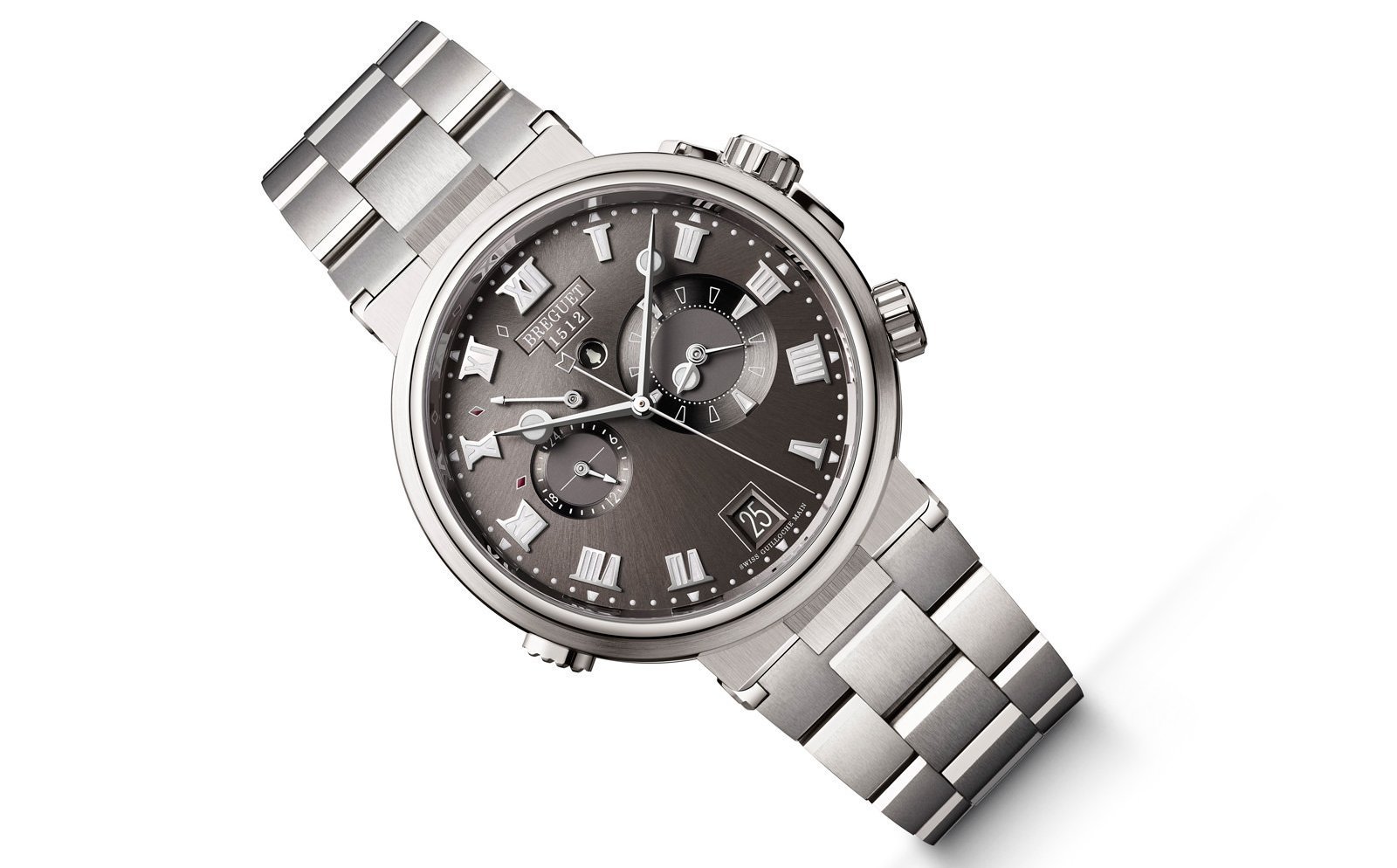 La Marine Alarme Musicale 5547 est équipée du calibre 519F/1 à remontage automatique composé de 376 pièces. En raison de l'énergie nécessaire pour faire résonner l'alarme, le calibre dispose de deux barillets – un pour le mouvement de la montre et l'autre pour la fonction réveil. Les deux se remontent simultanément lors du remontage automatique, et en série lors du remontage manuel.Le calibre permet l'affichage d'un second fuseau horaire ainsi que de la date, réglable dans les deux sens, sans modifier l'heure de référence ni l'alarme.