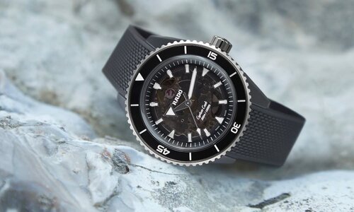 Rado présente la Captain Cook en céramique high-tech