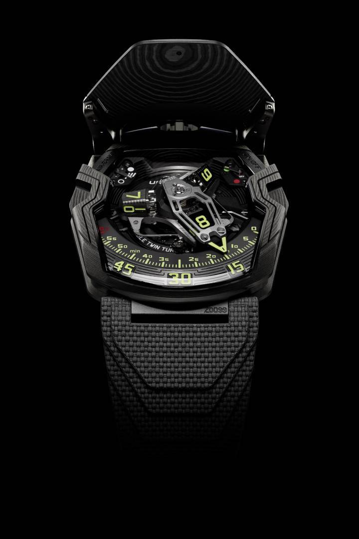 La dernière création de Urwerk est la UR-230 inspirée de l'Opus 5 réalisé pour Harry Winston en 2005. Son petit nom est « Aigle » parce qu'elle chasse le temps avec son aiguille rétrograde énorme.