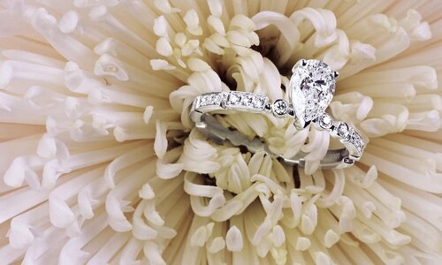 Hint, ces bijoux qui parlent en morse