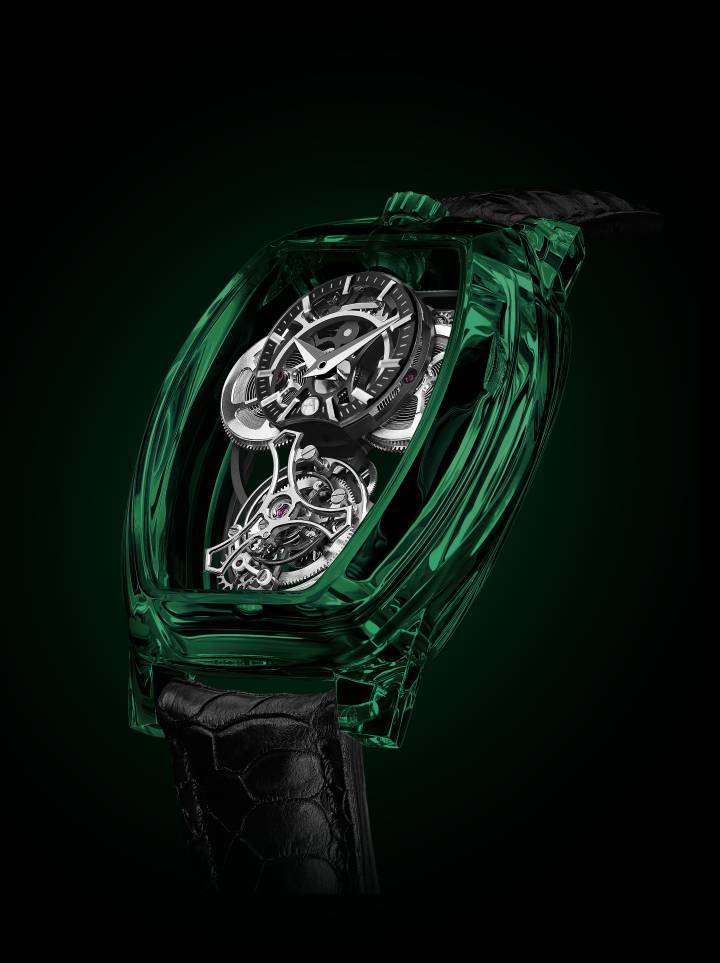 Le modèle Curvy Purity Tourbillon NanoSaphir Emerald, dessiné par Jérémie Arpa, a été présenté pour la première participation de la marque à la Dubai Watch Week.