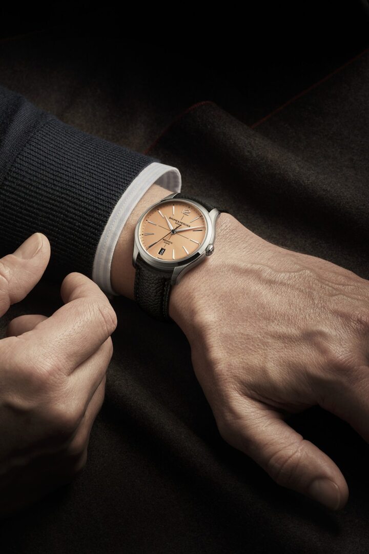  Comme toutes les montres équipées du mouvement manufacture Baumatic, les nouvelles pièces de la collection Clifton bénéficient d'une extension de garantie de six ans venant s'ajouter aux deux ans de garantie internationale standard.