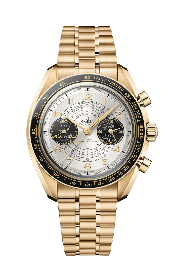  En cette année olympiques, Omega a notamment présenté une nouvelle Speedmaster Chronoscope de 43 mm aux couleurs des JO de Paris 2024. Celle-ci se distingue par son cadran opalin blanc argenté, sur lequel sont reportées trois échelles de chronométrage gris foncé au design «escargot» des années 1940: une échelle tachymétrique, une échelle pulsométrique et une échelle télémétrique.
