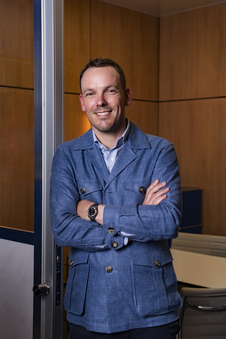 Romain Marietta, Chief Product Officer de Zenith. Entré il y a vingt ans dans la manufacture à l'âge de 23 ans, il y est resté depuis lors, une longévité qui se fait rare dans l'industrie. 