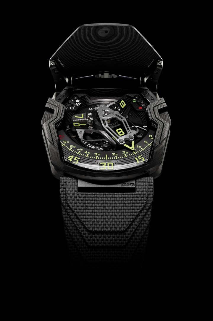 La dernière création de Urwerk est la UR-230 inspirée de l'Opus 5 réalisé pour Harry Winston en 2005. Son petit nom est « Aigle » parce qu'elle chasse le temps avec son aiguille rétrograde énorme.