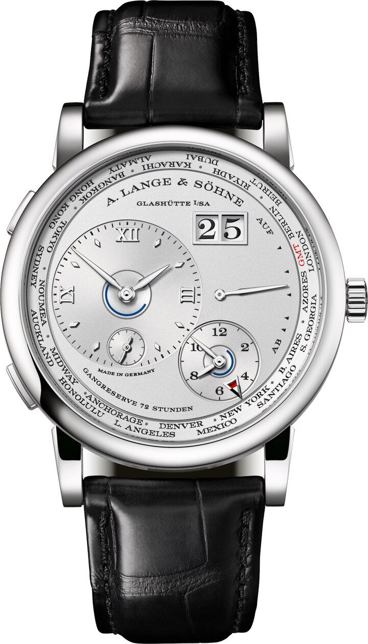 La A. Lange & Söhne Lange 1 Time Zone en platine, sortie en 2023, référence 136.025