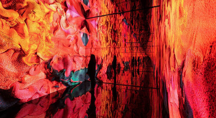 L'installation digitale Serpenti Metamorphosis a été commandée par Bulgari à l'artiste multimédia Refik Anadol.
