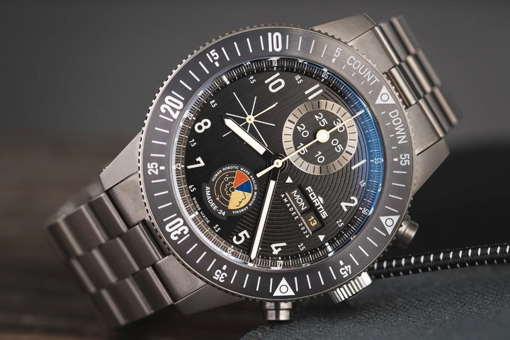  Basée sur l'emblématique Fortis Novonaut, la montre Amadee-24 a été conçue pour résister aux conditions extrêmes d'un environnement similaire à celui de Mars.