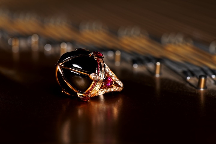Bague Pomander à rubis et jade noir