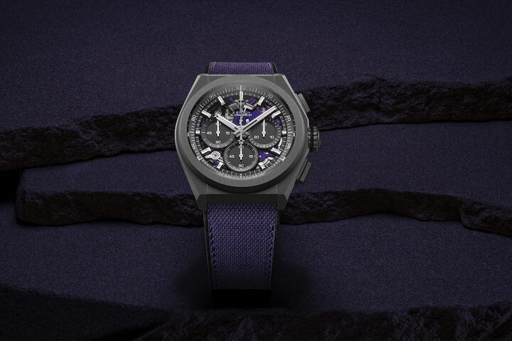 Avec la Defy 21 Ultraviolet, Zenith a décidé de traiter son calibre chronographe El Primero 21, battant à une fréquence record (50 Hz), dans des tons violet. Soit la couleur à la plus haute fréquence: au-delà, il y a seulement la lumière ultraviolette invisible...