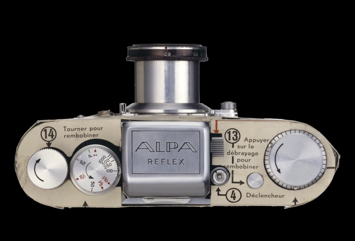 Le premier grand tournant pour Alpa est la présentation de l'Apla Reflex en 1946: format 35 mm, compact, précis, Swiss made. Original: l'emballage sert aussi de manuel d'utilisation de l'appareil. 