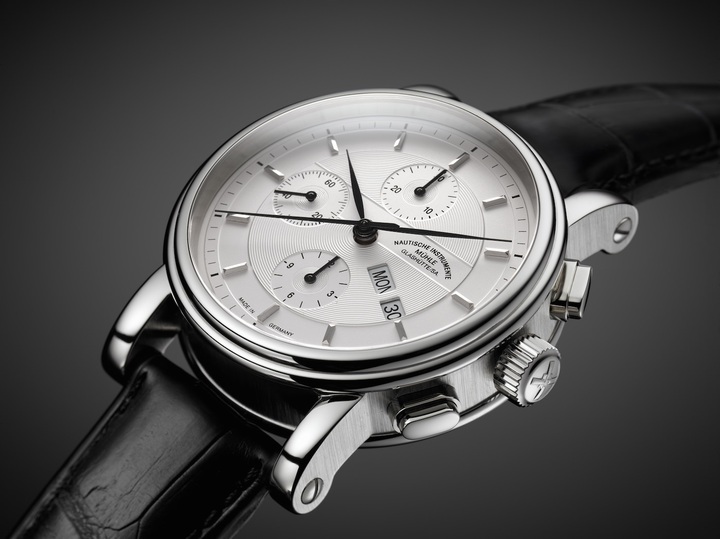 Teutonia II Chronograph avec indication de la date et du jour de la semaine à 4 heures