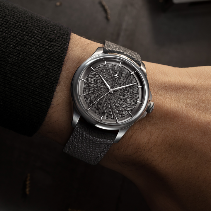 La Redentore Utopia II est présentée dans un boîtier en acier inoxydable 316L de 38 mm de diamètre, pour une épaisseur de 8,9 mm. 