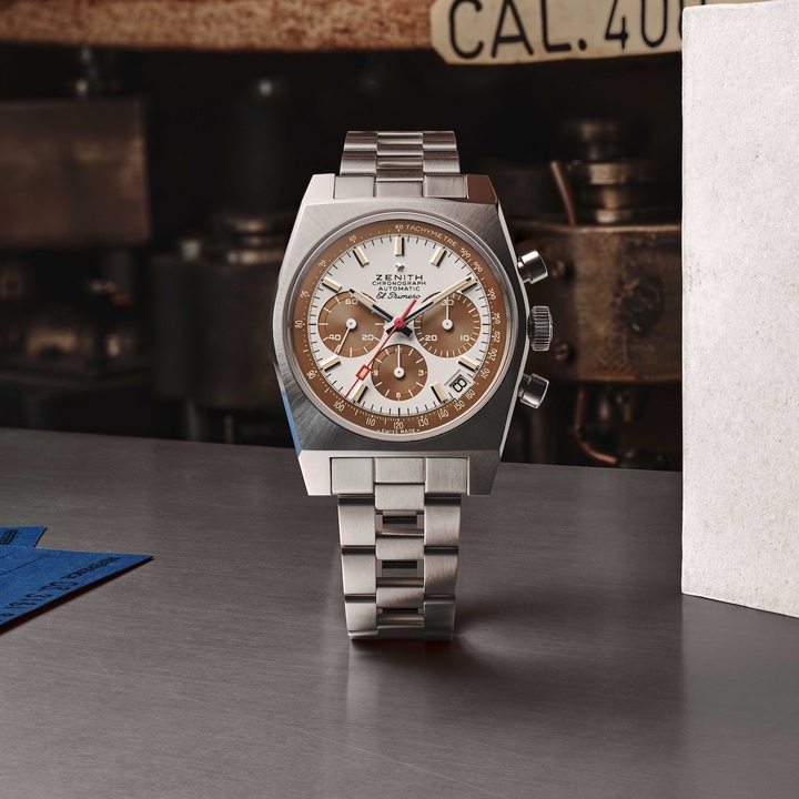 Du côté du chronographe automatique, Zenith fait revivre la référence A384 de 1969 avec la Chronomaster Revival A384 Tropical de 37 mm en acier, inspirée des cadrans «tropicaux», dont les nuances brunies sont le fruit d'un vieillissement naturel au fil des années.