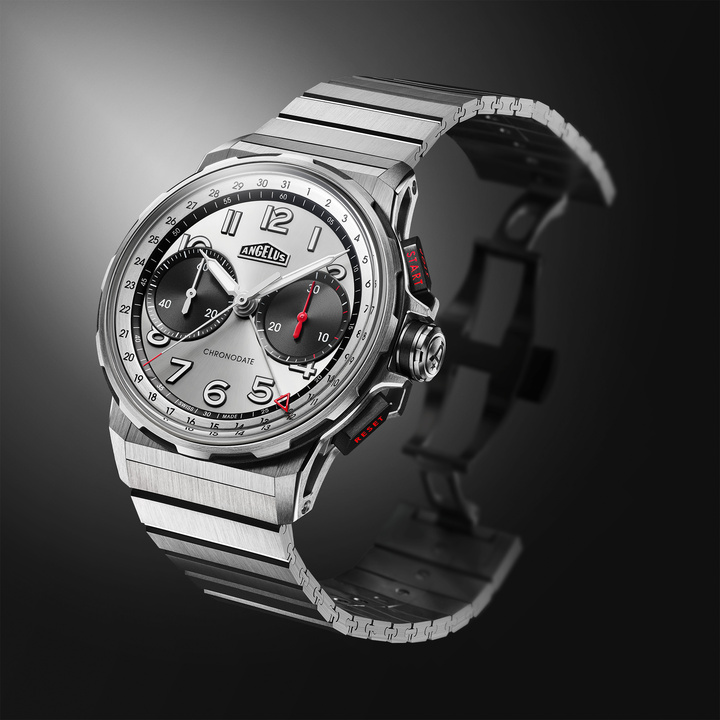 Outre Arnold & Son, Pascal Béchu est également à la tête d'Angelus. Ici le modèle Chronodate Titanium, Magnetic Silver Edition.