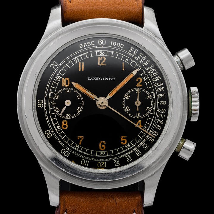 Longines réf. 4974, date de production Nov. 1942. Boîtier et poussoirs étanches, calibre 13ZN Flyback, 18 rubis, roue à colonnes, résistant aux chocs, balancier en Glucydur, antimagnétique. Boîtier: diamètre 37,5 mm, acier inoxydable, fond vissé. 