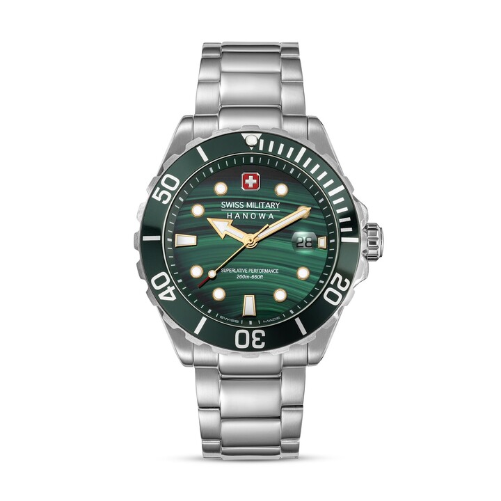La montre de plongée Offshore Diver Green Water, inspirée de la rivière tessinoise Verzasca et ses couleurs émeraudes que l'on retrouve sur le cadran.