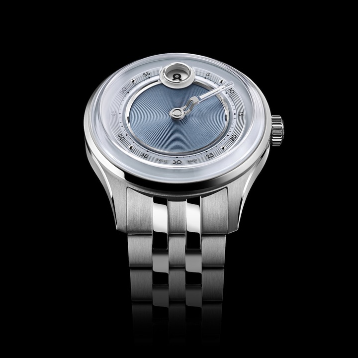 Conçue autour du mouvement modulaire JJ01 de Johannes Jahnke, la C1 Jump Hour Mk V, disponible à partir de 2'800 euros, marque la cinquième génération des célèbres montres à heure sautante de Christopher Ward, une spécialité qui a débuté en 2011 avec la C9 Harrison.