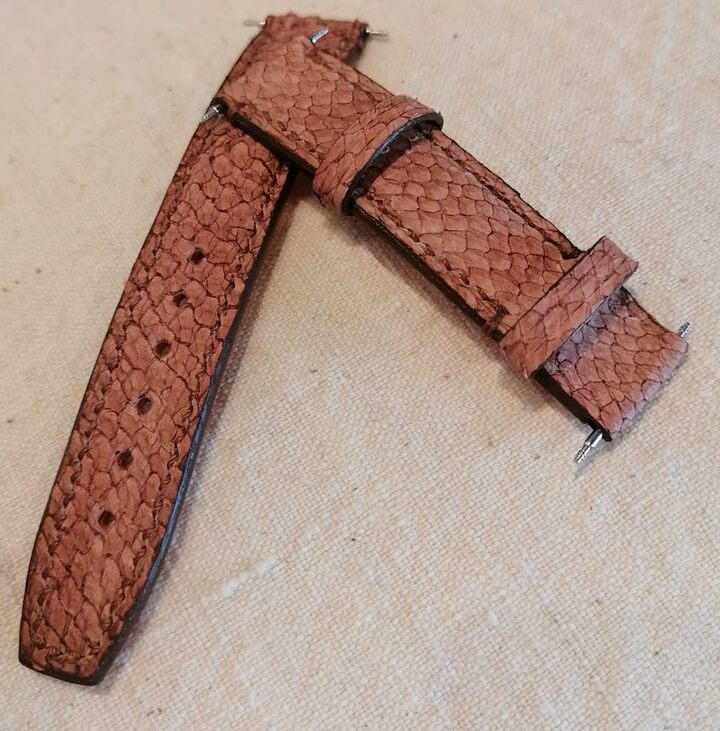Bracelet teint à partir de tannin de vin