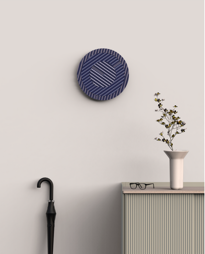 «L'acte de mettre une horloge numérique sur un mur virtuel et d'en vendre le fichier unique et originel, c'est oeuvrer pour un nouveau monde qui va permettre de protéger la propriété intellectuelle des designers et des artistes»: Studio Raphaël Lutz présente son horloge «Côtes mécaniques» vendue sur une plateforme de marché pour les NFT.