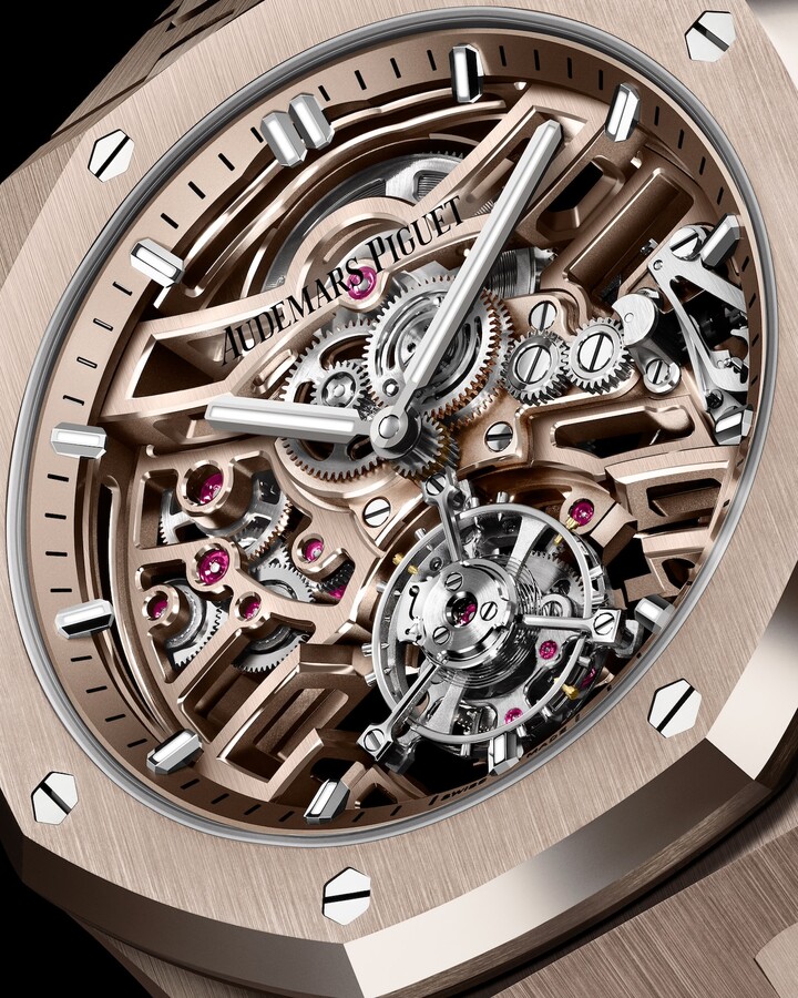 Royal Oak réalisée en sand gold, nouvel alliage maison signé Audemars Piguet