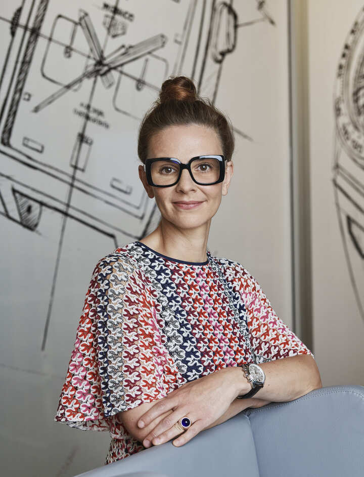 Catherine Eberlé-Devaux, directrice du patrimoine de TAG Heuer, a mobilisé les ressources de la marque en collaboration avec les équipes patrimoine de Porsche pour retracer le lien entre les deux marques depuis leur fondation respective.